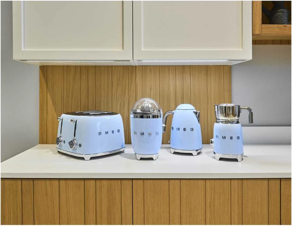 Smeg Elektrinis virdulys KLF03PBEU, 1.7 l, 2400 W, Pastelinės mėlynos spalvos