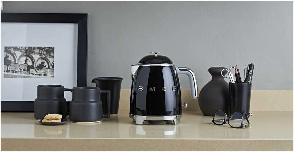 Virdulys Smeg KLF05BLEU 0.8 L 1400 W, Juodas