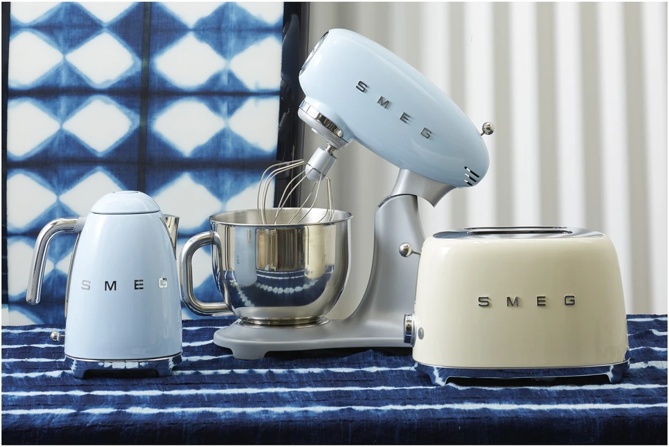 Smeg Skrudintuvas TSF01CREU, kreminės spalvos