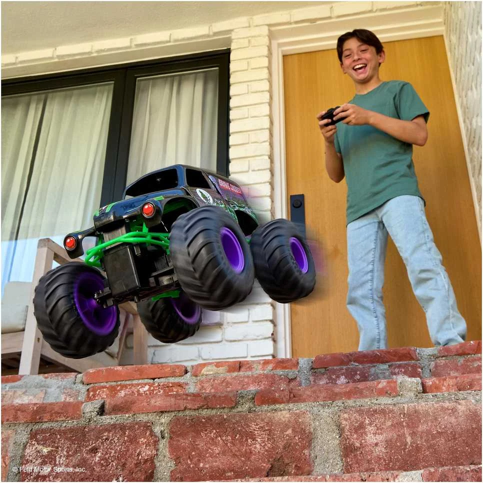 Nuotoliniu būdu valdomas visureigis MONSTER JAM RC Smash & Bash Grave Digger