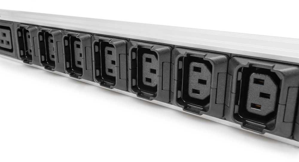 Jungiklis Digitus Digitus Basic PDU sprendimas IT, 3 fazių įrenginys 16 A, 24 x C13, 3 x C19, 3 m maitinimo kabelis, IEC 60309 vyriška jungtis 16 A