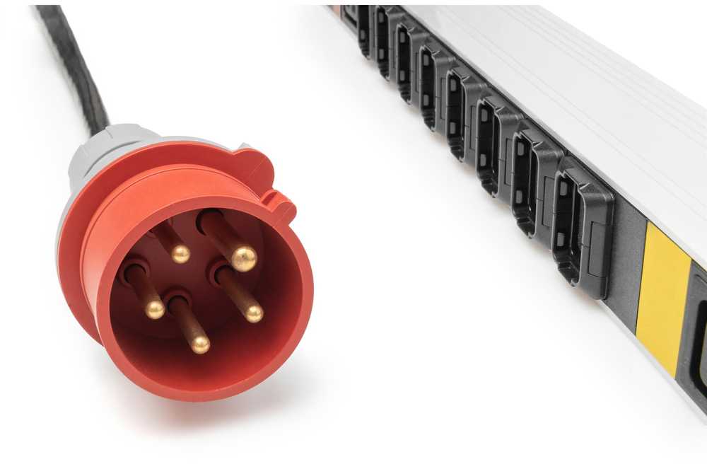 Jungiklis Digitus Digitus Basic PDU sprendimas IT, 3 fazių įrenginys 16 A, 24 x C13, 3 x C19, 3 m maitinimo kabelis, IEC 60309 vyriška jungtis 16 A
