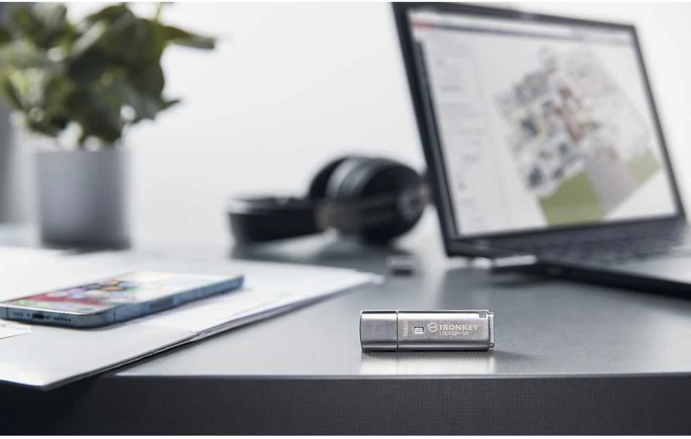 Kingston IronKey Locker+ 50 128GB USB 3.0