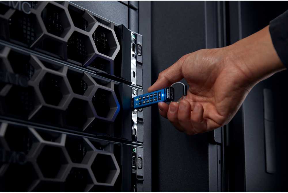 Kingston IronKey klaviatūra 200 128GB USB-C AES Encrypted
