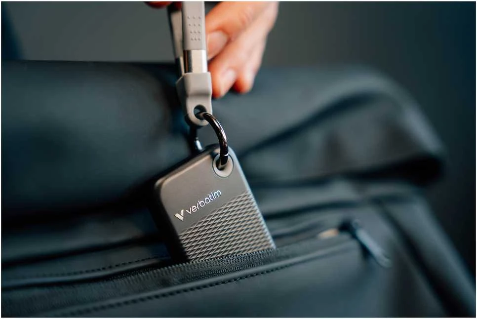Kietasis diskas Verbatim 2TB SSD Keychain with USB 3.2 Gen.2 Cable Juodas-Pilkas 32194