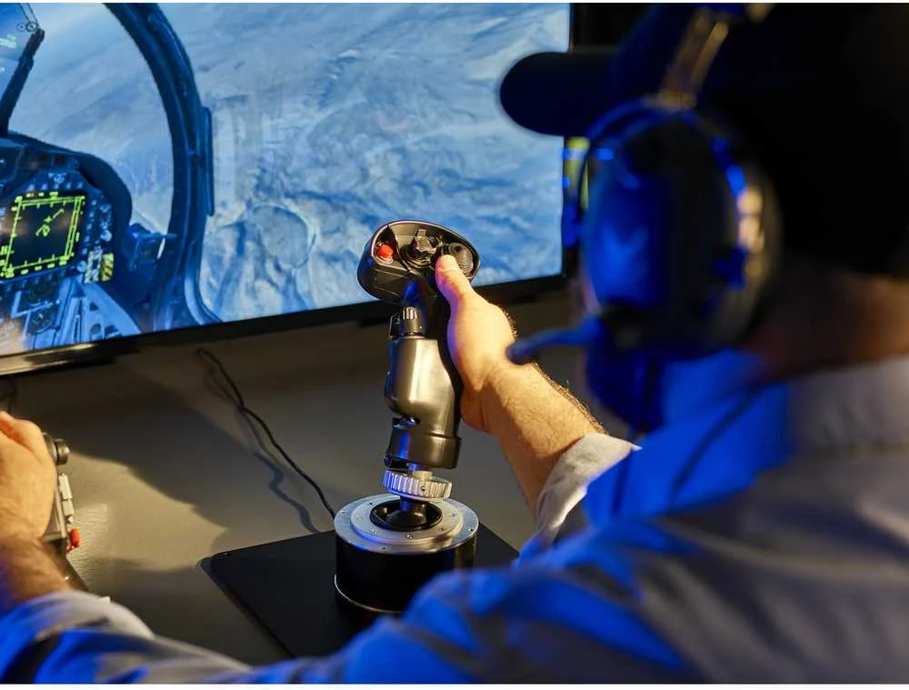 „Thrustmaster“ Vairalazdė F/A-18C „Hornet“