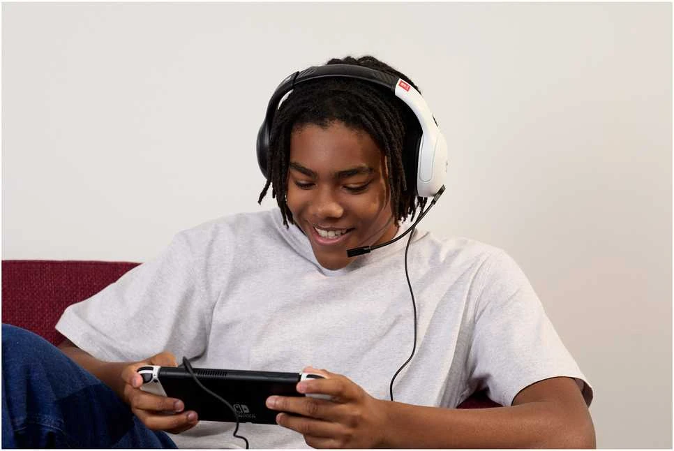 Turtle Beach | Ausinės | Airlite Fit Nintendo Switch | su laidu | Over-Ear | Mikrofonas | Juodas/Baltas