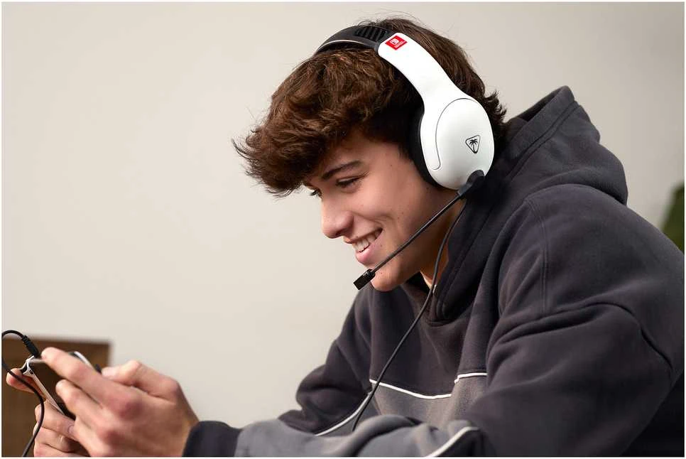 Turtle Beach | Ausinės | Airlite Fit Nintendo Switch | su laidu | Over-Ear | Mikrofonas | Juodas/Baltas