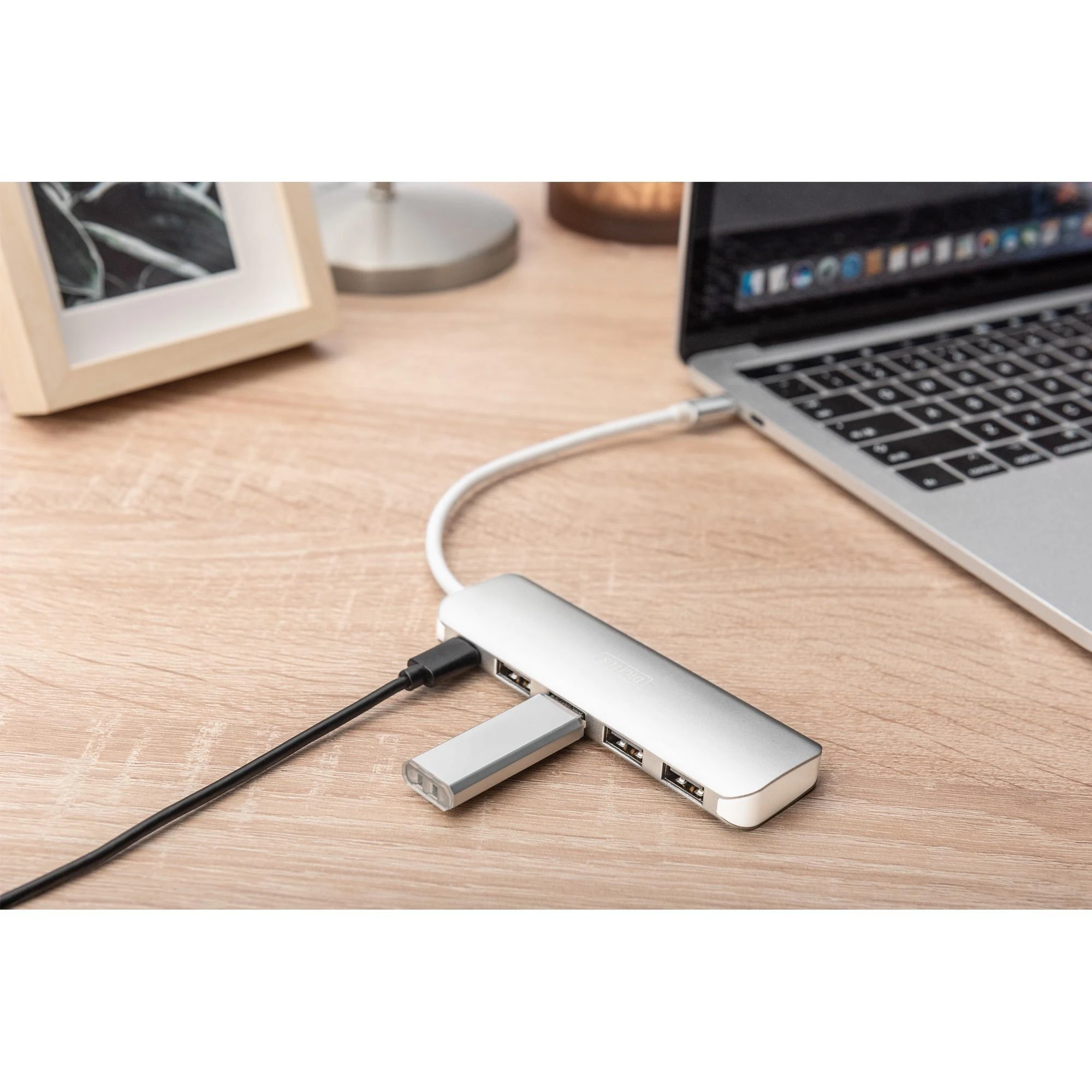 DIGITUS DA-70242-1 DIGITUS HUB 4 prievadų USB 3.0 SuperSpeed su C tipo maitinimo tiekimu aliuminio