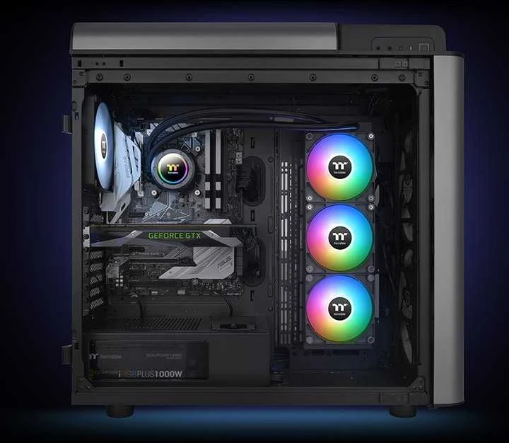 Thermaltake TH420 V2 ARGB sumontuotas kompiuterio korpuse