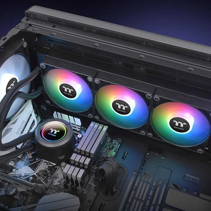 Thermaltake TH420 V2 ARGB aušinimo sistemos montavimas