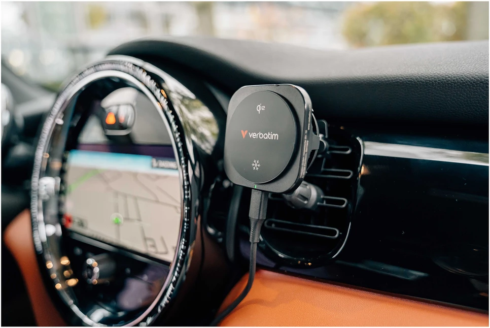 „Verbatim CND-02“ magnetinis belaidis automobilinis įkroviklis, įkrovimo stotelė, Qi2, juodas