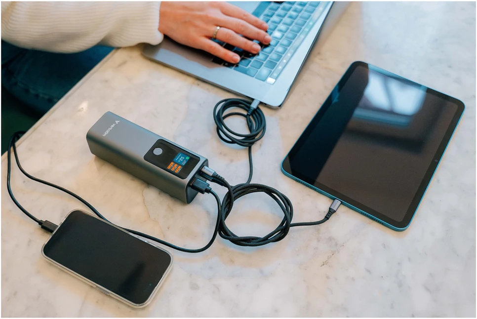 Verbatim Charge 'n' Go išorinė baterija, 27000mAh, 2× USB-C PD 3.1 140W + USB-A QC 3.0 18W, Pilkas