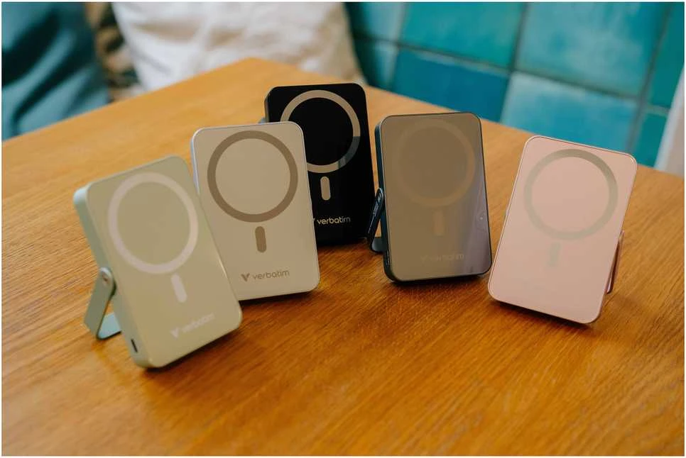 Powerbank Verbatim Charge n Go 10000mAh su stoveliu Magnetic Wireless juodos spalvos 32264