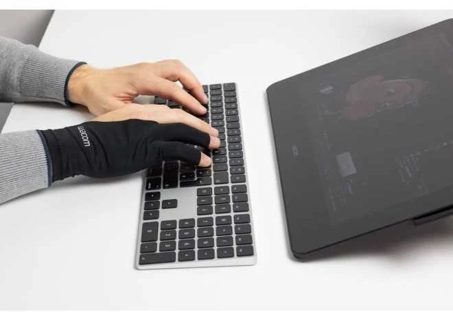 „Wacom“ menininko piešimo pirštinė (ACK4472501Z)