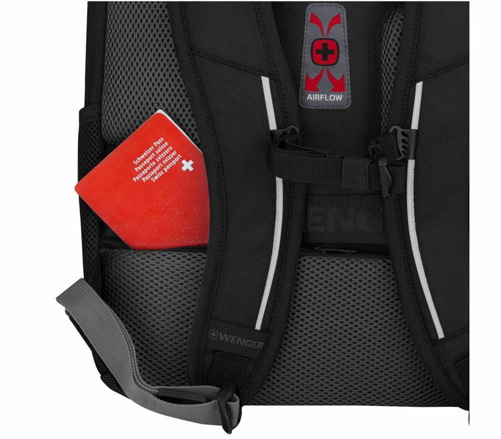 Wenger Carbon Pro 15.6" juoda