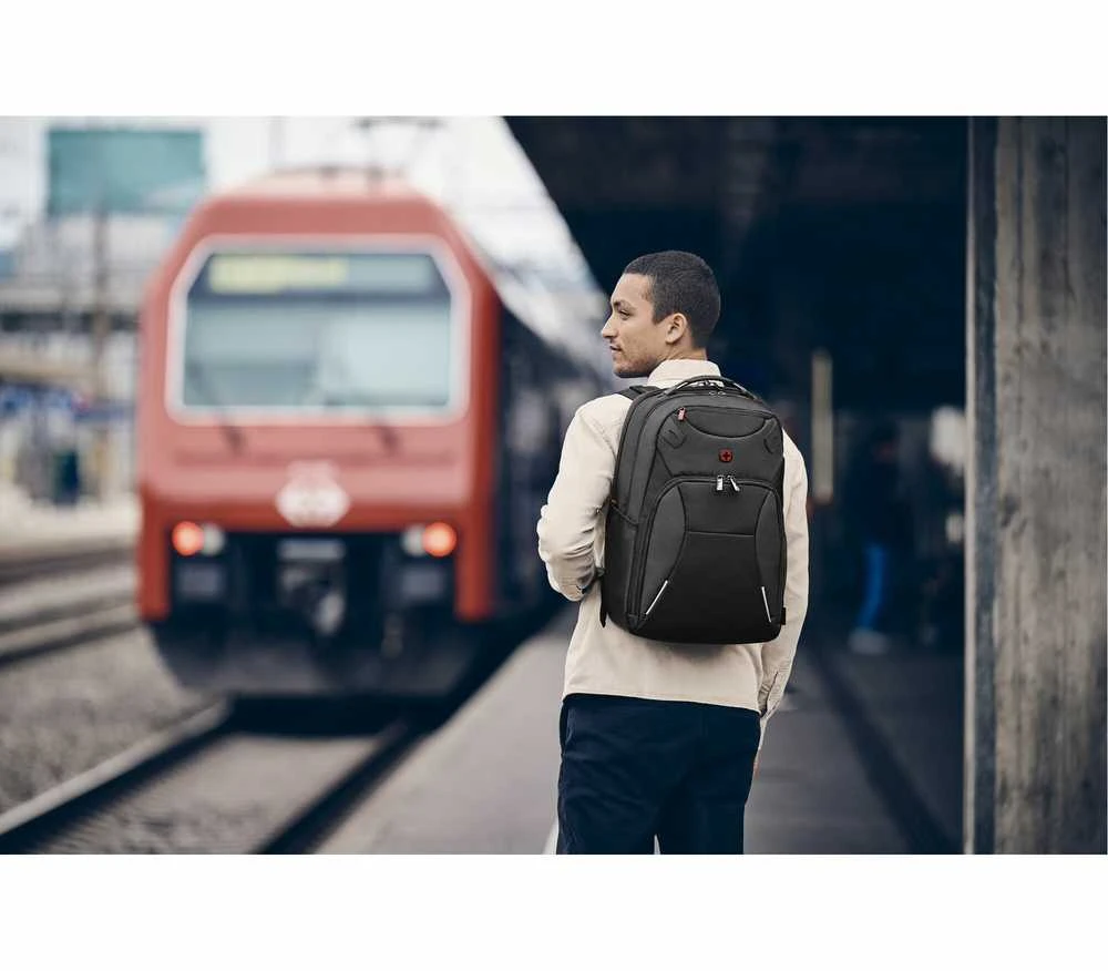 Wenger Cosmic 17" juoda