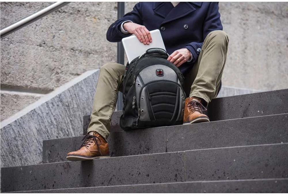 Rucksack for laptop WENGER synergy 600635 (16", juodos spalvos)