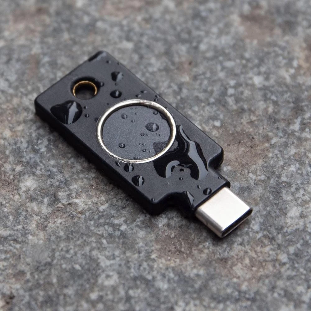 Yubico YubiKey BIO C (FIDO leidimas)