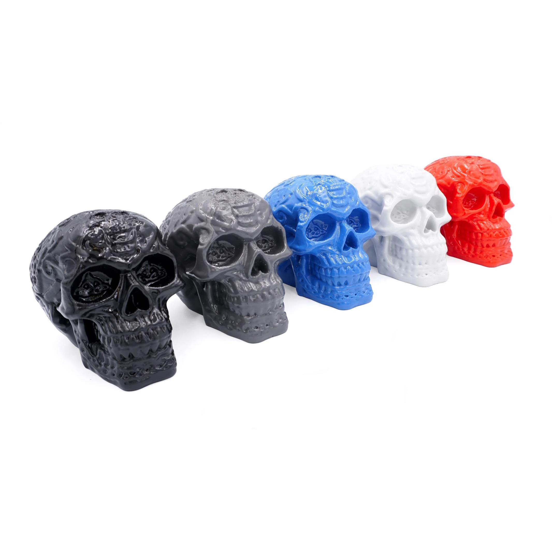 3D spausdintos spalvotos kaukolės iš FiberSmooth plastiko