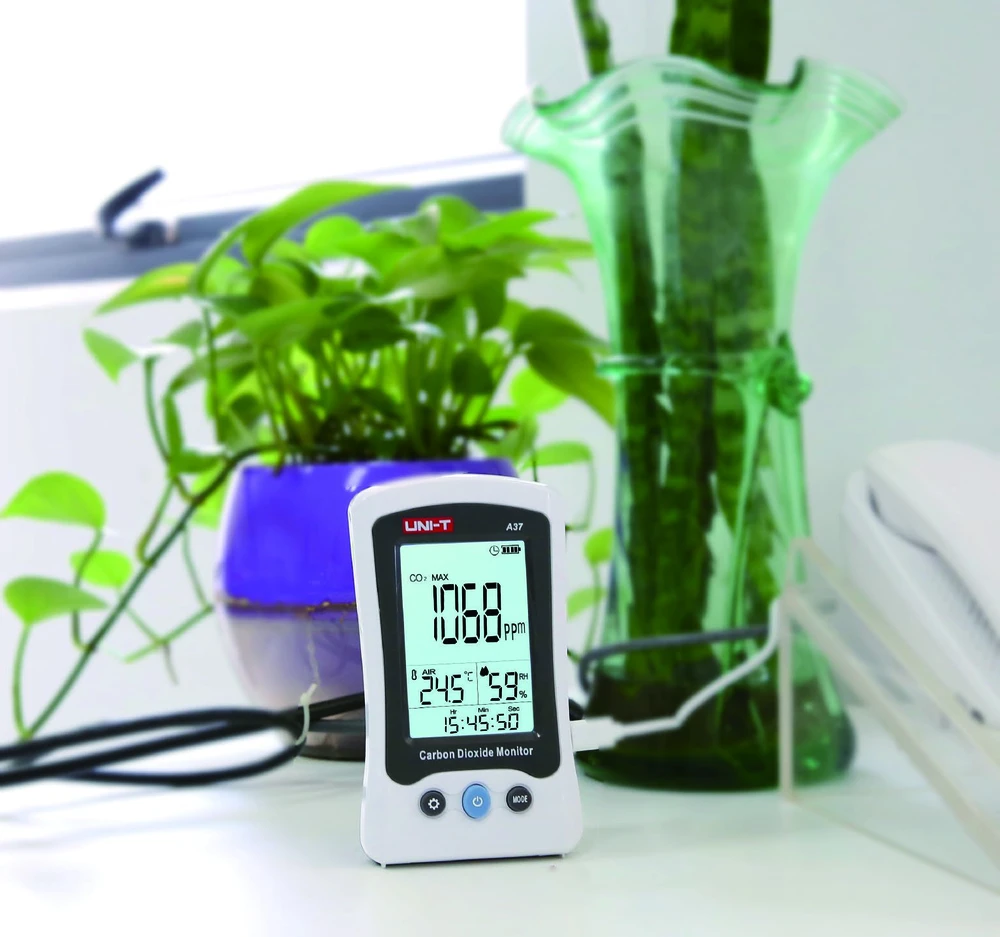 CO2 matuoklis patalpoms, 400-5000ppm; drėgmė 0- 99%, -10 to 50°C, UNI-T