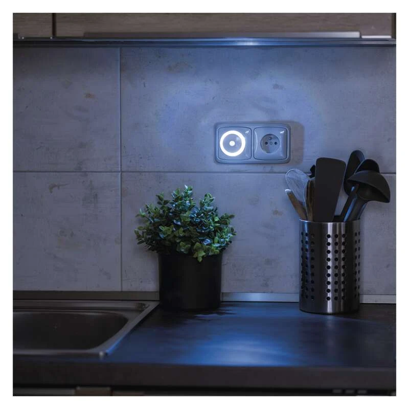 LED naktinė lemputė P3306, 230V AC, su optiniu jutikliu, EMOS aprašymas - Prekės nuotrauka