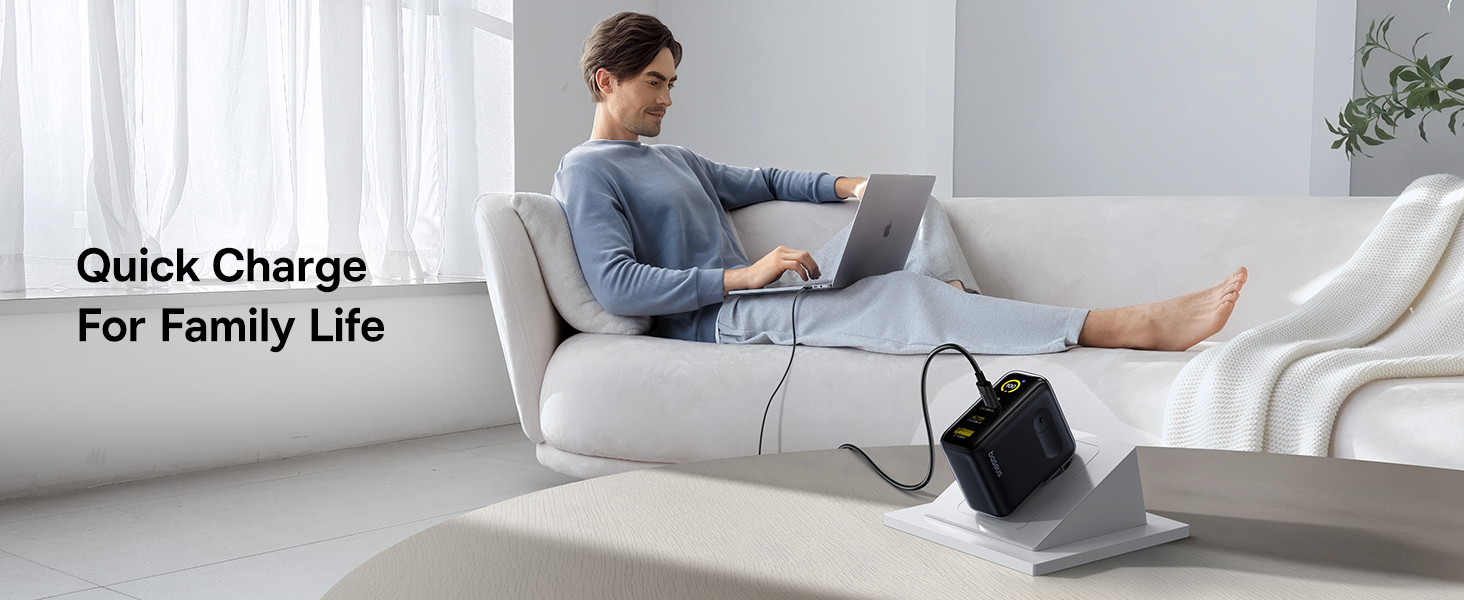 Baseus Sieninis įkroviklis PicoGo AE21 100W USB-A + 2xUSB-C QC PD su ekranu, juodas aprašymas - Prekės nuotrauka