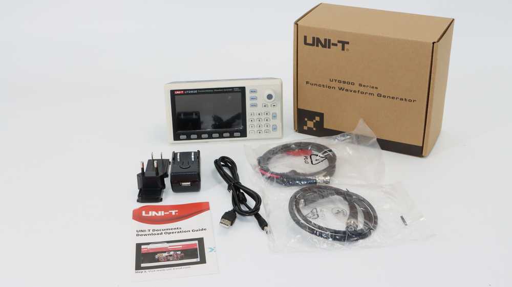 Funkcinis ir laisvos formos signalų generatorius, 30MHz; 2 kanalai, 14bit, 200 MSa/s, LCD TFT 4,3"; UNI-T