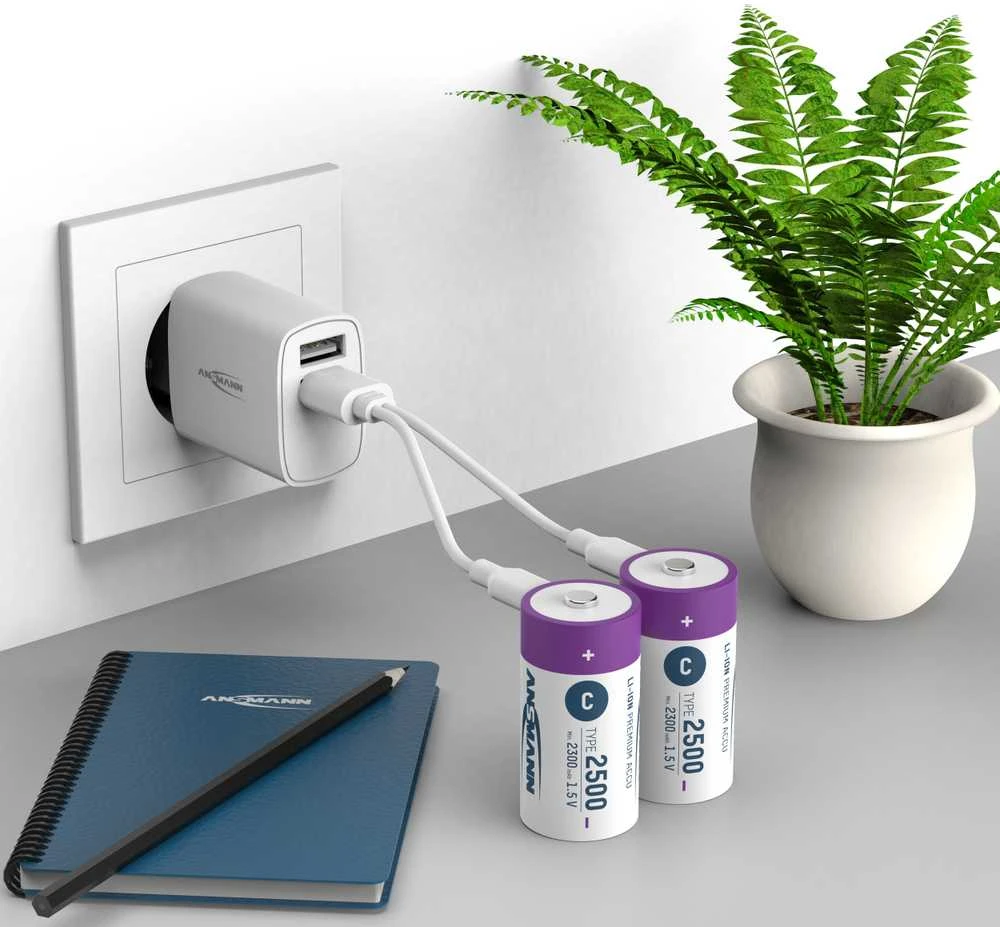 C tipo baterijos kraunamos per USB laidą