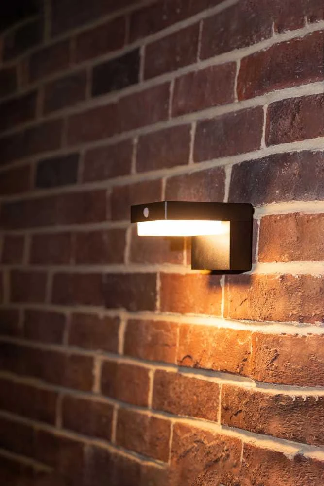 Led Line Prime Lauko šviestuvas su saulės panele ir judesio jutikliu SUNTIS, sieninis, 220lm, 3000K, 2Ah, IP54, USB-C
