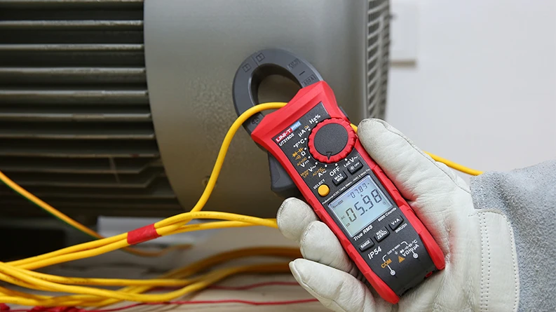 Profesionalios srovės matavimo replės, 1000V AC/DC, 600A AC/DC, 60MΩ, 60mF, 40MHz, 1000℃; IP54; True RMS, UNI-T