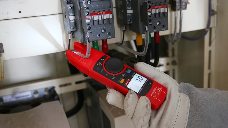 Šakutės tipo srovės matavimo replės CAT II 1000V, CAT III 600V; DC/AC 1000V; AC 200A; 60MΩ; 10KHz; NCV; TRMS; UNI-T