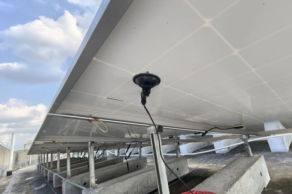Saulės spinduliuotės matuoklis, 1400W/m², -40～120℃, –90.0~+90.0 °, 0~360°, Bluetooth, IP65, UNI-T