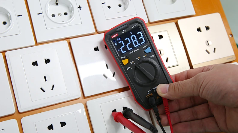 Skaitmeninis multimetras, CAT III 600V, NCV, 600V AC/DC, 20MOm, -40~300C, 4000, UNI-T