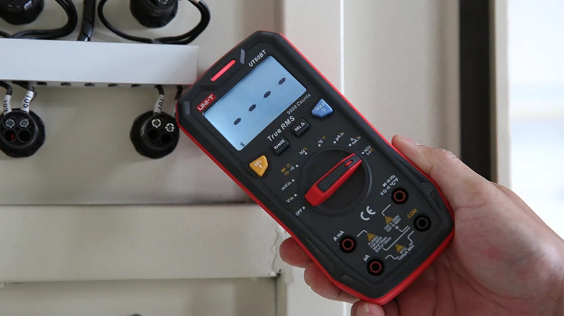 Skaitmeninis multimetras DC/AC1000V; DC/AC 10A; 100MΩ; 10mF; 10MHz; -40-1000C; Bluetooth, UNI-T