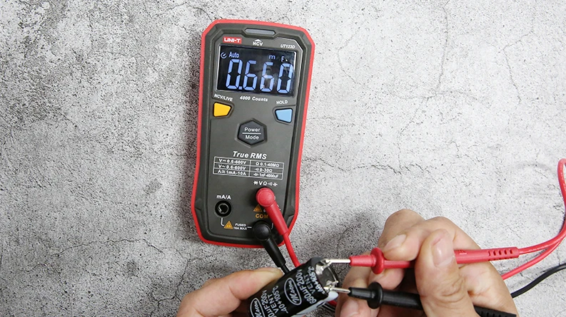 Skaitmeninis multimetras klavišinis 600V AC/DC, 10A AC/DC, NCV, 40MOm, 4000uF, -40-300C, 4000, CAT III 600V, UNI-T