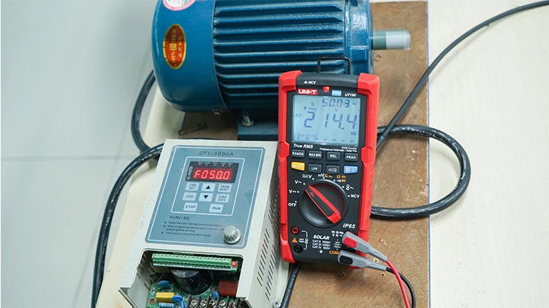 Skaitmeninis multimetras SOLAR PRO, TRMS, NCV, LPF,1.7kVDC, 1.5kVAC, 1Mhz, 60MOm, 60uF, IP65, CAT III 1000V, CAT IV 600V, UNI-T