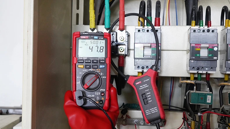 Skaitmeninis multimetras SOLAR PRO, TRMS, NCV, LPF,1.7kVDC, 1.5kVAC, 1Mhz, 60MOm, 60uF, IP65, CAT III 1000V, CAT IV 600V, UNI-T