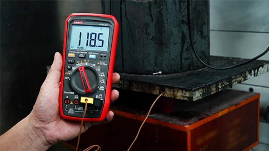 Skaitmeninis multimetras, TRMS, CATIII 600V, 600.0mV-1000V AC/DC, VFD, 600.0µA-10A AC/DC, 60.00MOm, 6000µF, 10MHz, -55C~500C, 6000, UNI-T