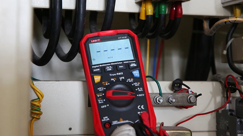 Skaitmenins multimetras, 1000V AC/DC, 20A AC/DC; 60MOm; 60mF; 10MHz; -40°C~1000°C; automatinės ribos, UNI-T