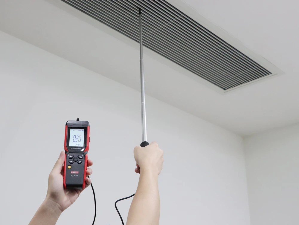 Termo anemometras ; 0~30m/s; -20~70C; 0~999900m³/min, pasirenkama ortakių forma, UNI-T