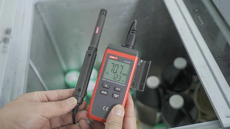Uni-t termo-higrometras; 1x/s; -10÷60°C; 0÷100% sant. oro drėgmės; °C,°F