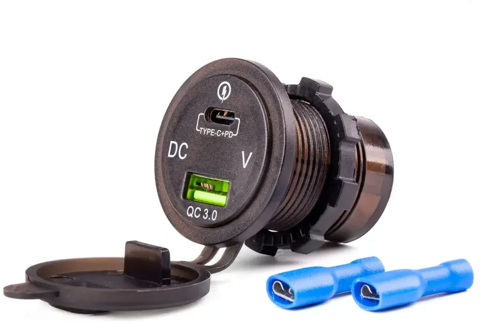 Amio Vandeniui atsparus telefono įkroviklis su skaitmeniniu voltmetru USB + USB C 12/24V MOD-07