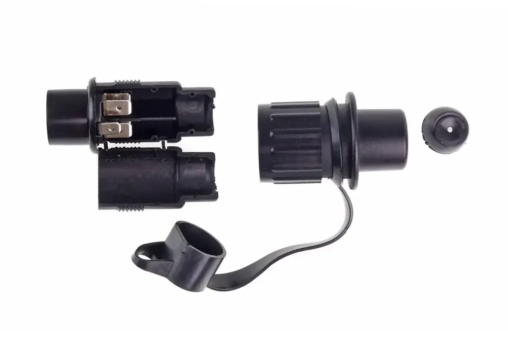 Amio Priekabos kištukas 3-PIN, 12V