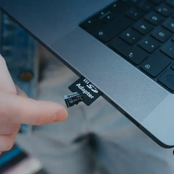 Verbatim 47044 Pro U3 Micro SDXC Atminties kortelė 128GB + Micro SD į SD Adapteris