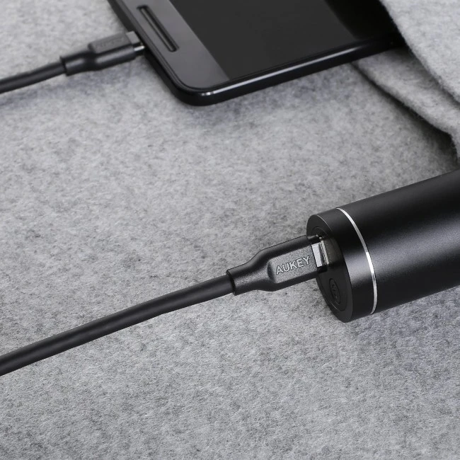 Aukey CB-CC1P OEM kabelis USB-C - USB-C 1m 60W PD 3A 5Gbps 20V PVC juodas