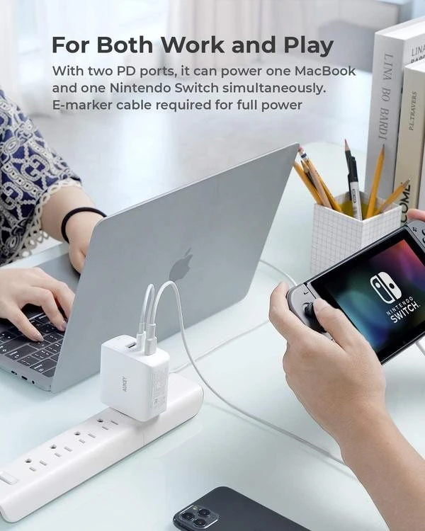 Aukey AUEKY Omnia Mix 3 PA-B6S Sieninis įkroviklis 1x USB 2x USB-C Maitinimo tiekimas 3.0 90W Baltas