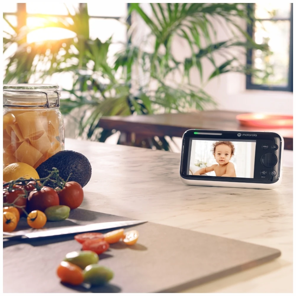 Motorola 5.0" Motorized Video Baby Monitorius | PIP1510