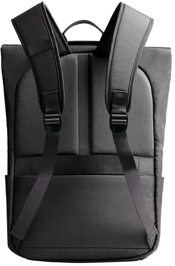 Kuprinė UNIQ Arden RPET 18L juodos spalvos