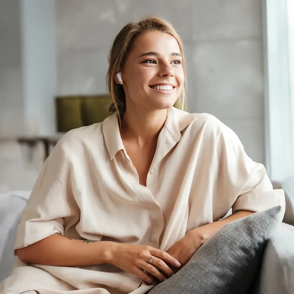 Baseus Belaidės Bluetooth 6.0 ausinės Bass BS2 Lite su įkrovimo dėklu, baltos
